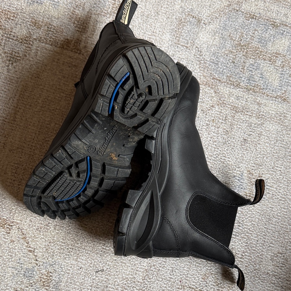 Blundstone Black Leather Lug Sole Boots - Picture 3 of 5